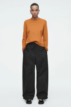 COS CLEAN CUT REGULAR LONG-SLEEVED T-SHIRT-Women T-Shirts | Tops