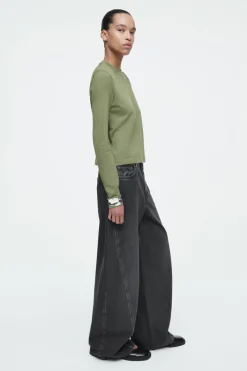 COS CLEAN CUT REGULAR LONG-SLEEVED T-SHIRT-Women T-Shirts | Tops