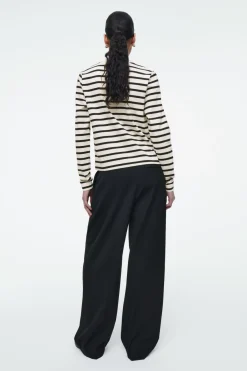 COS CLEAN CUT REGULAR LONG-SLEEVED T-SHIRT-Women T-Shirts | Tops
