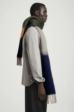COS COLOUR-BLOCK MOHAIR SCARF- Hats & Scarves