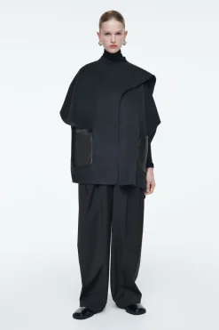 COS DOUBLE-FACED WOOL SCARF CAPE-Women Capes & Hybrids | Coats & Jackets