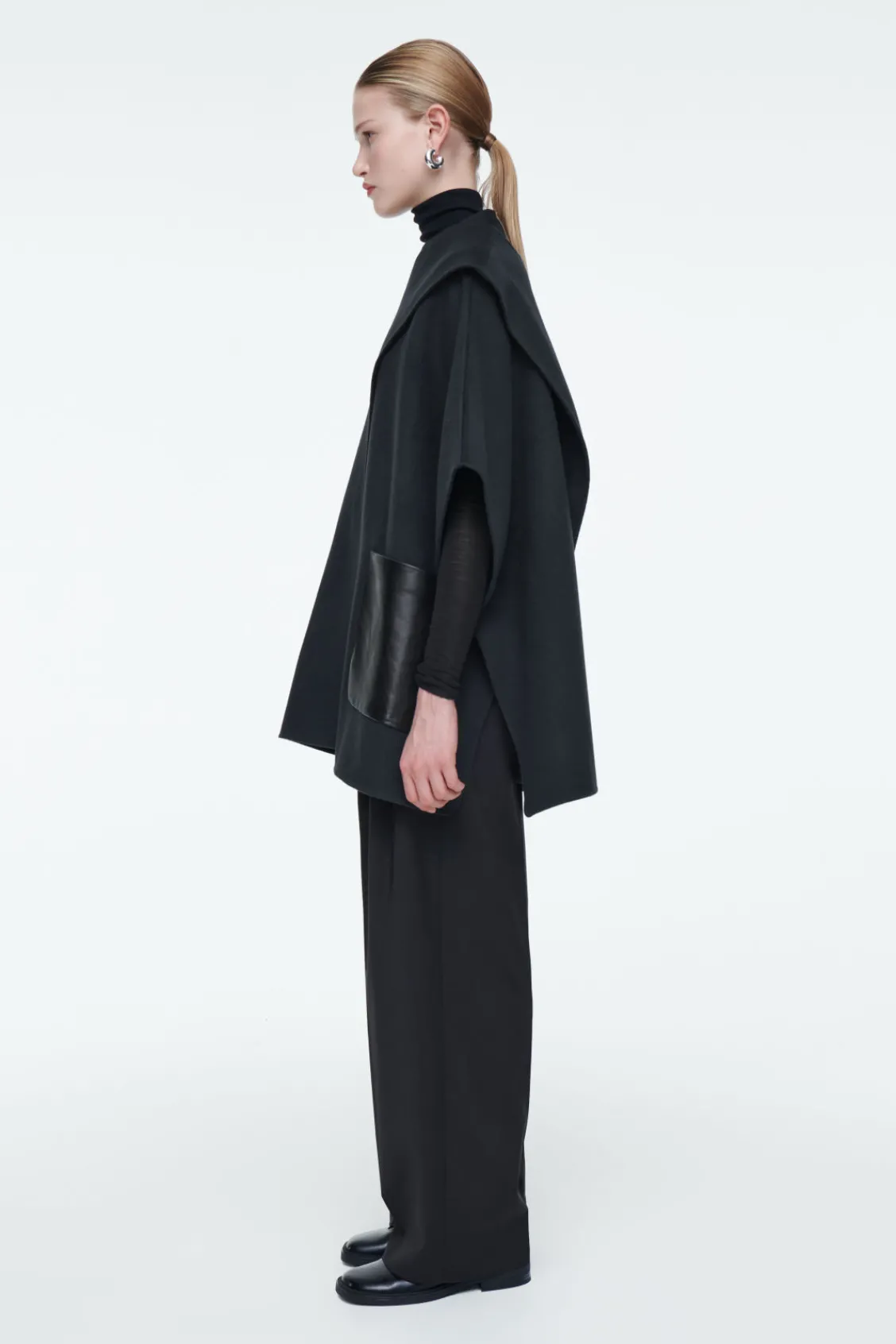 COS DOUBLE-FACED WOOL SCARF CAPE-Women Capes & Hybrids | Coats & Jackets