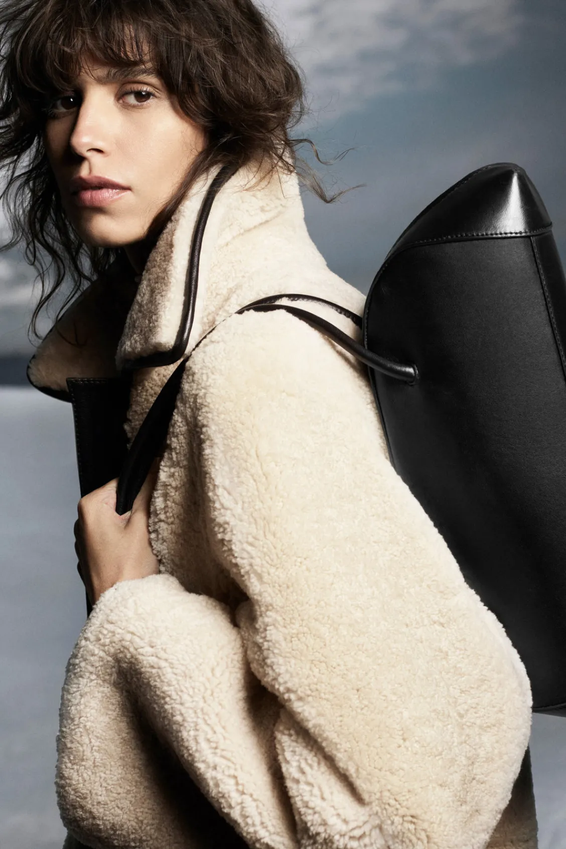 COS EASTSIDE BOWLING BAG - LEATHER-Women Bags