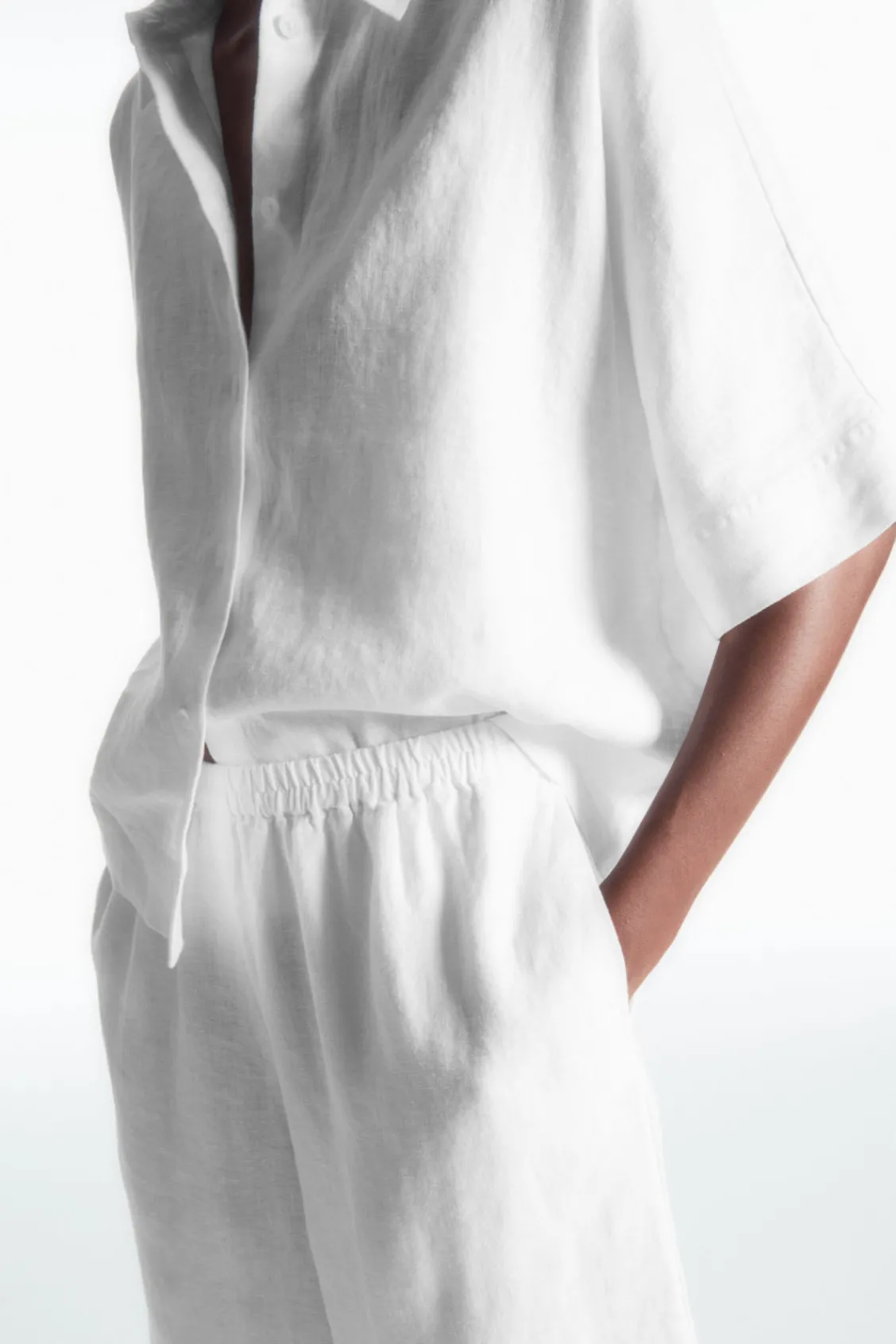 COS ELASTICATED LINEN SHORTS-Women Pants