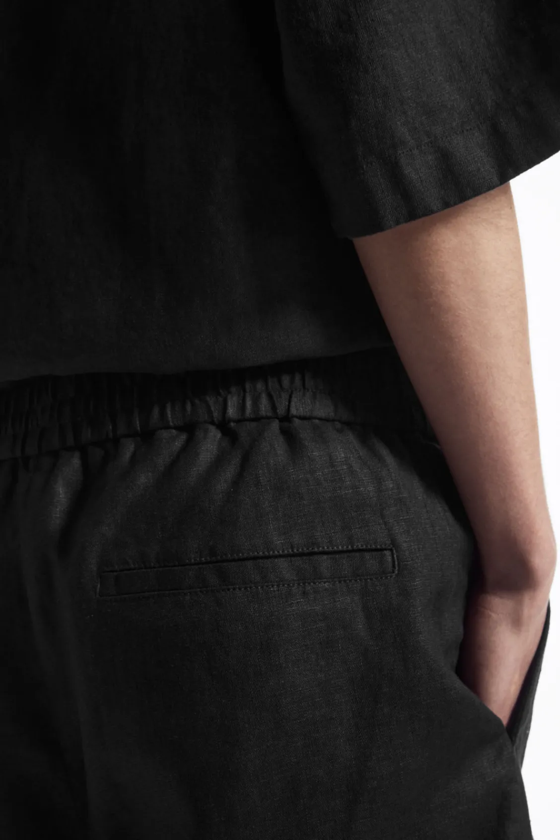 COS ELASTICATED LINEN SHORTS- Pants