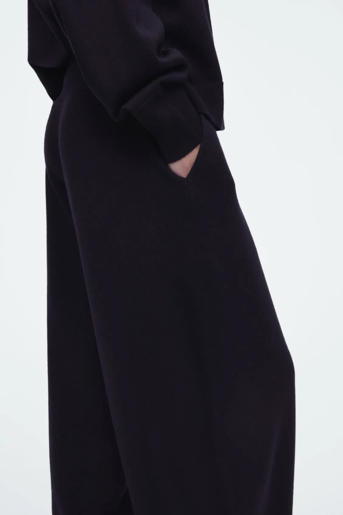 COS MERINO WOOL BARREL-LEG TROUSERS-Women Pants | Sweaters & Cardigans