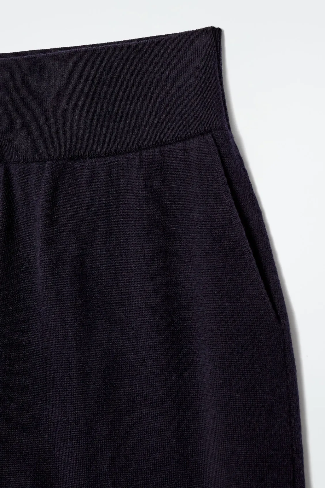 COS MERINO WOOL BARREL-LEG TROUSERS-Women Pants | Sweaters & Cardigans