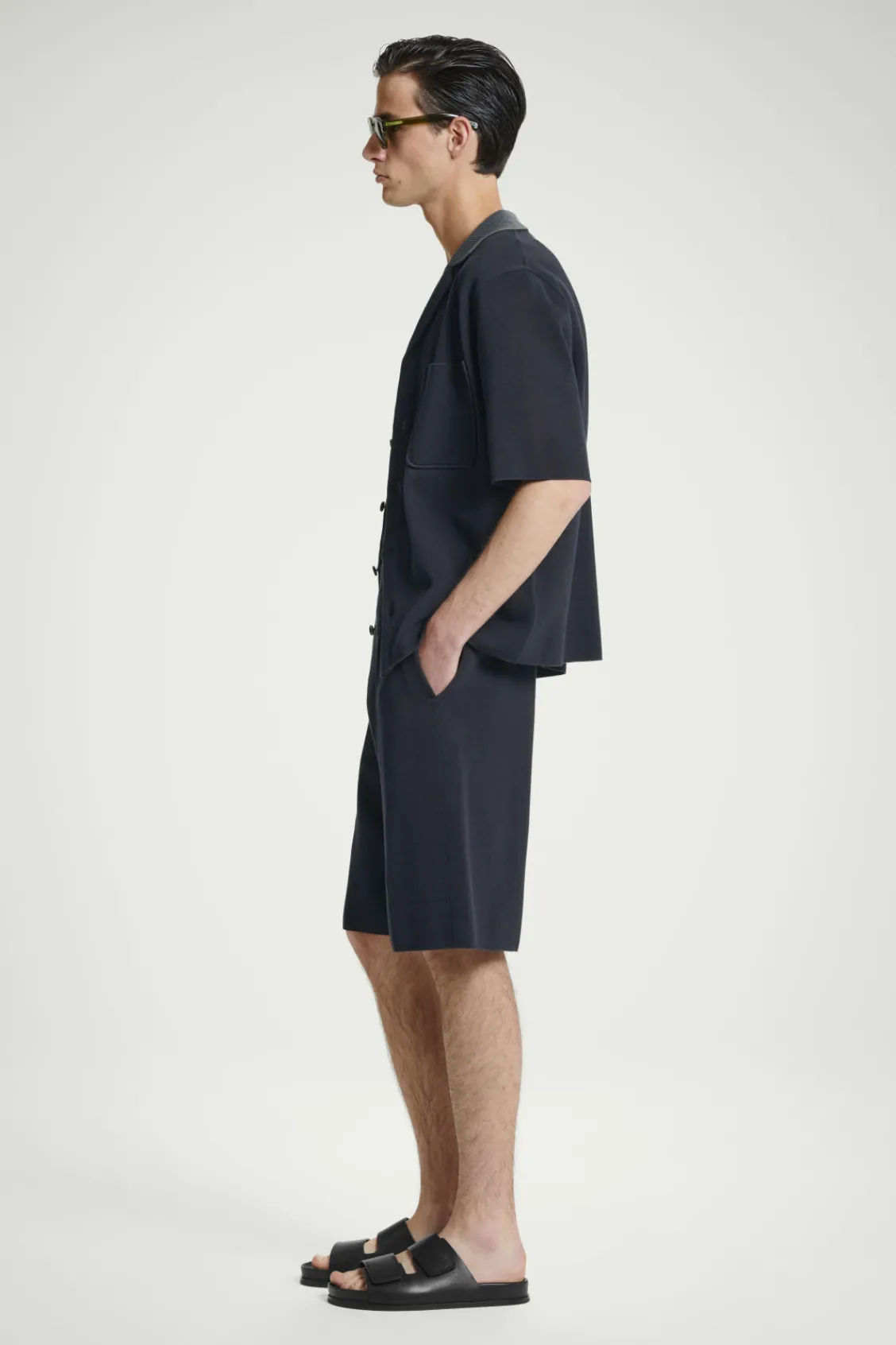 COS OVERSIZED DOUBLE-FACED KNITTED BERMUDA SHORTS- Pants