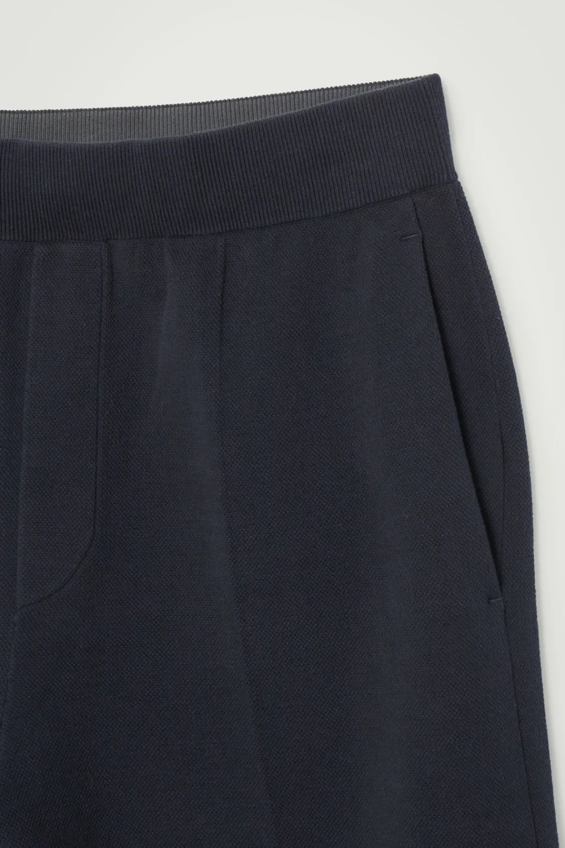 COS OVERSIZED DOUBLE-FACED KNITTED BERMUDA SHORTS- Pants