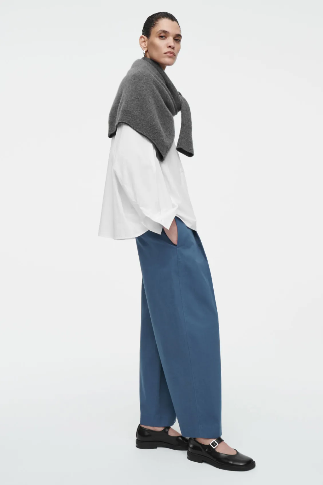 COS PLEATED BARREL-LEG CHINOS-Women Pants