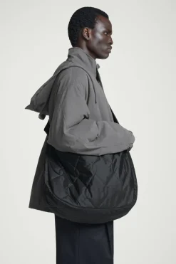 COS QUILTED CROSSBODY MESSENGER - NYLON- Bags & Wallets
