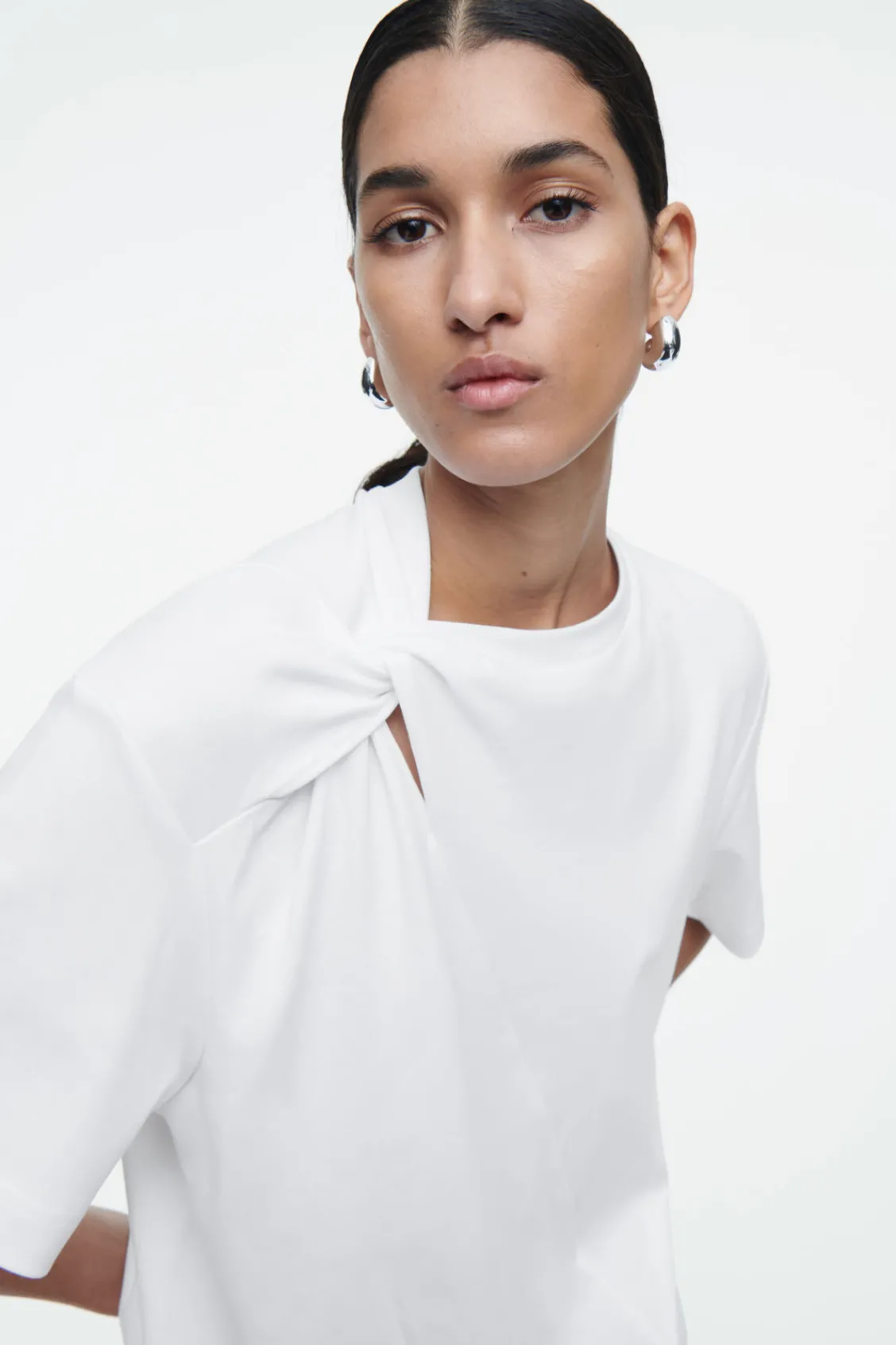 COS REGULAR TWIST-NECK T-SHIRT-Women Tops