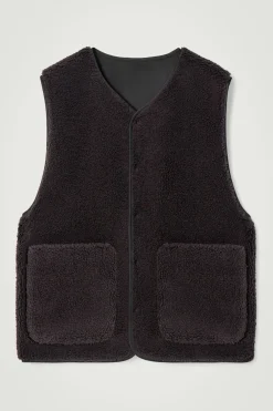 COS REVERSIBLE FAUX SHEARLING GILET- Coats & Jackets