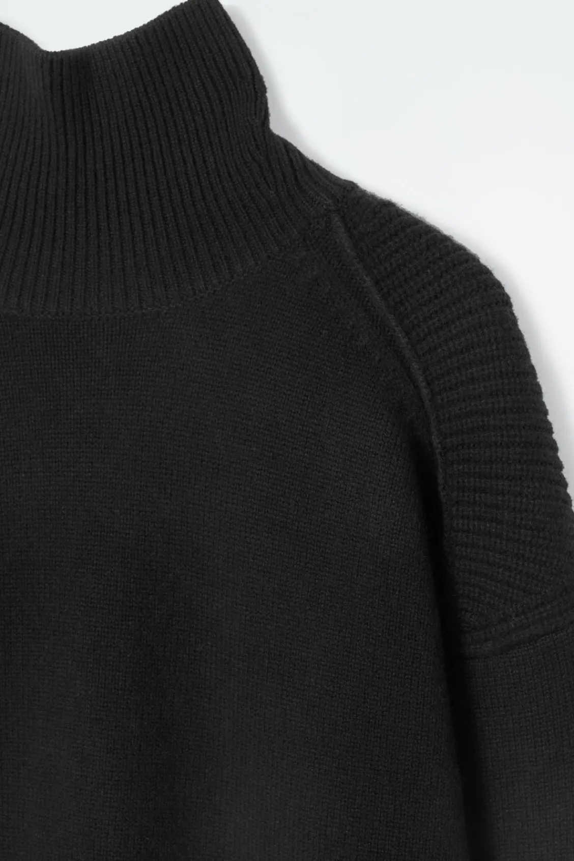 COS RIBBED MERINO WOOL TURTLENECK SWEATER-Women Sweaters & Cardigans