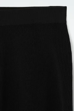 COS RIBBED-KNIT BERMUDA SHORTS-Women Pants | Sweaters & Cardigans