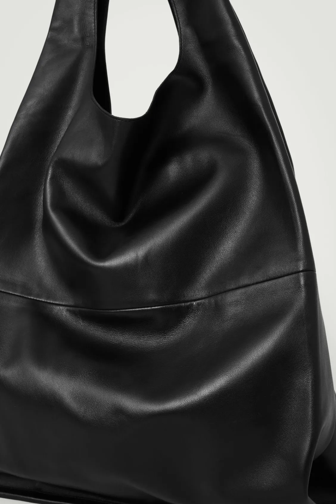 COS SLOUCHY TOTE - LEATHER- Bags & Wallets