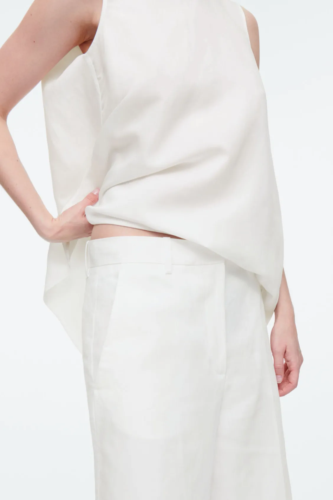 COS TAILORED KNEE-LENGTH SHORTS-Women Pants