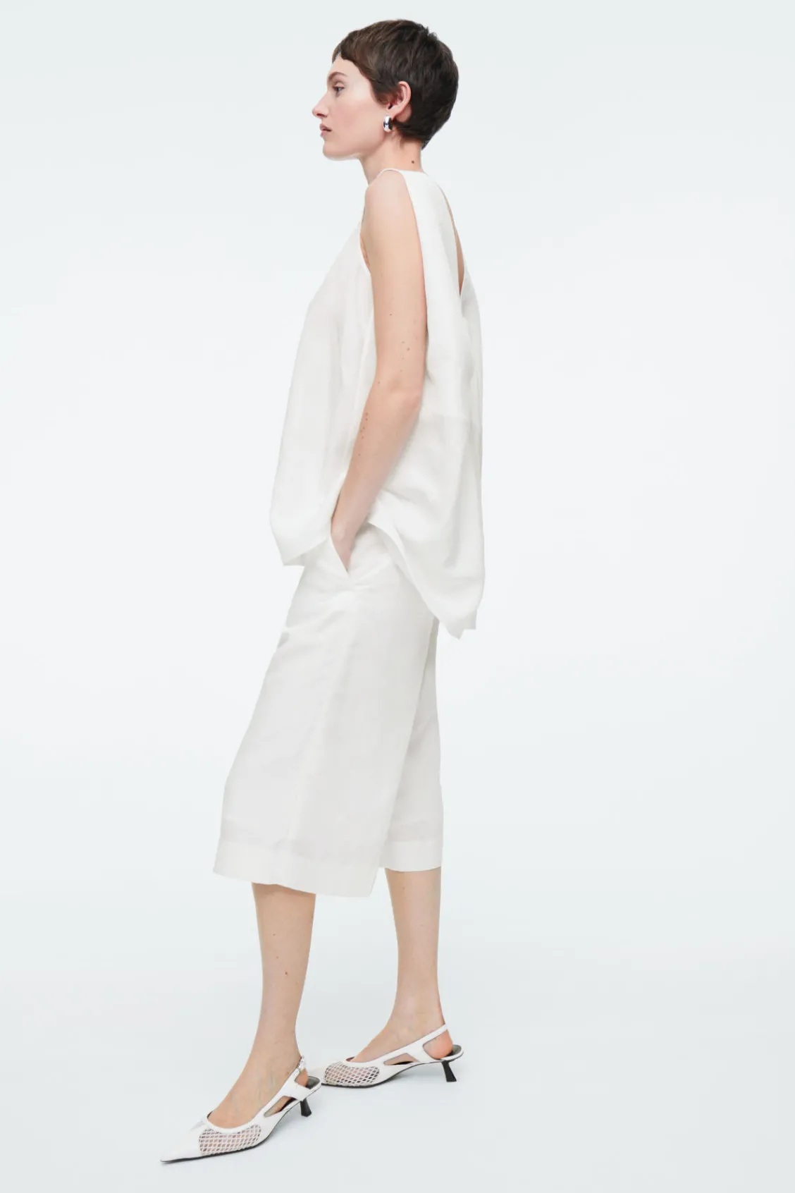 COS TAILORED KNEE-LENGTH SHORTS-Women Pants