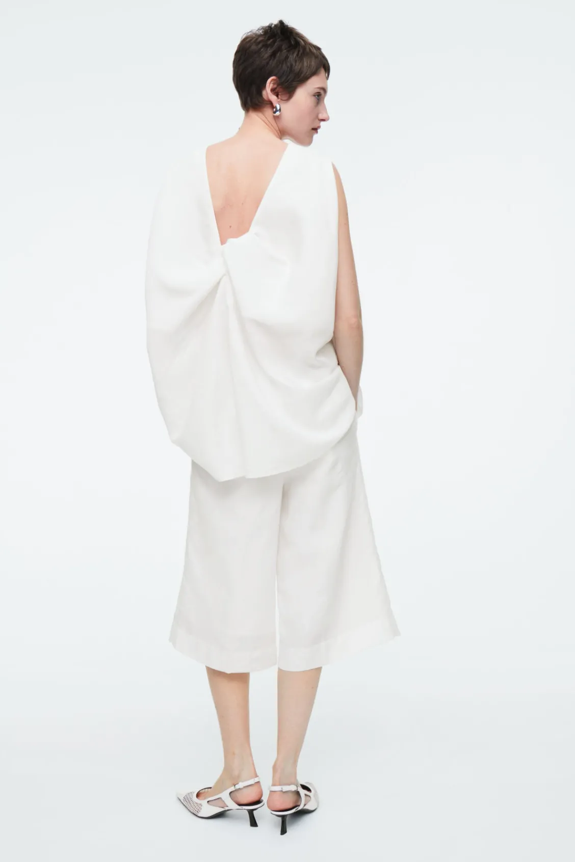 COS TAILORED KNEE-LENGTH SHORTS-Women Pants