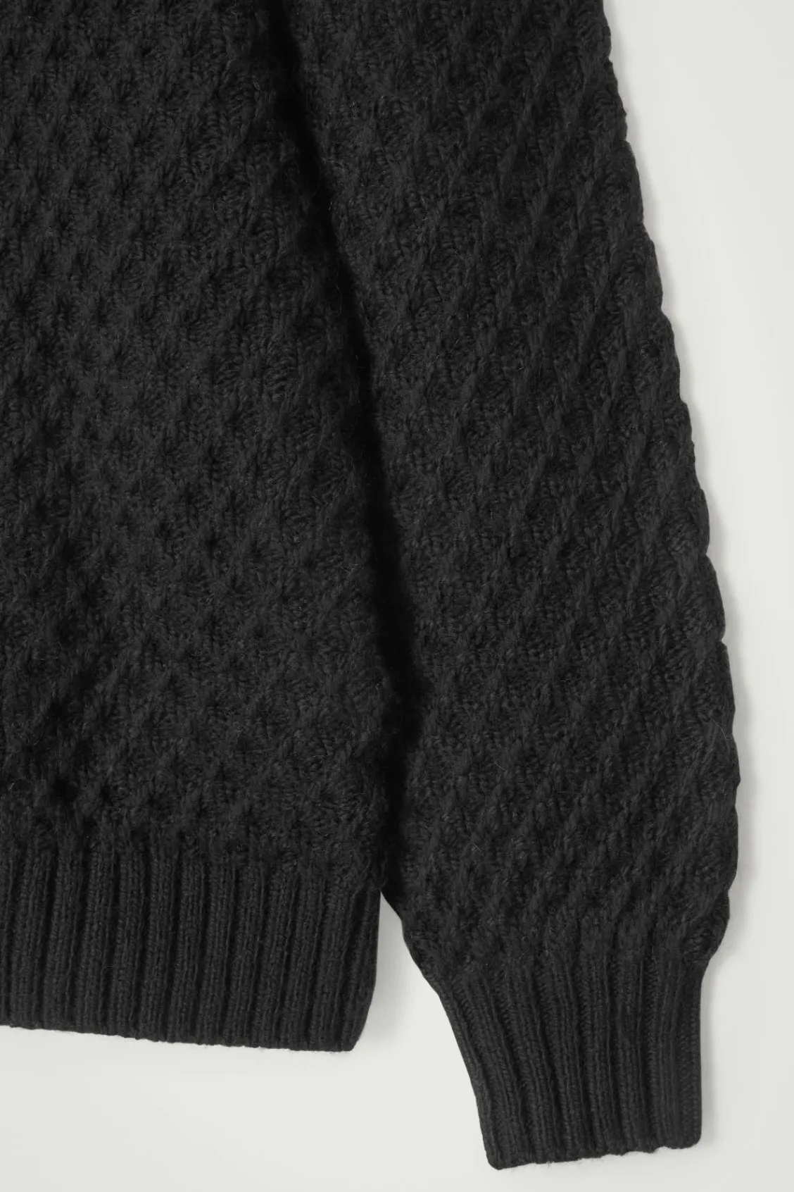 COS THE HONEYCOMB BOMBER JACKET- Sweaters & Cardigans | Coats & Jackets