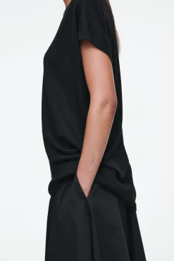 COS V-NECK MERINO WOOL TANK-Women Tops | Sweaters & Cardigans